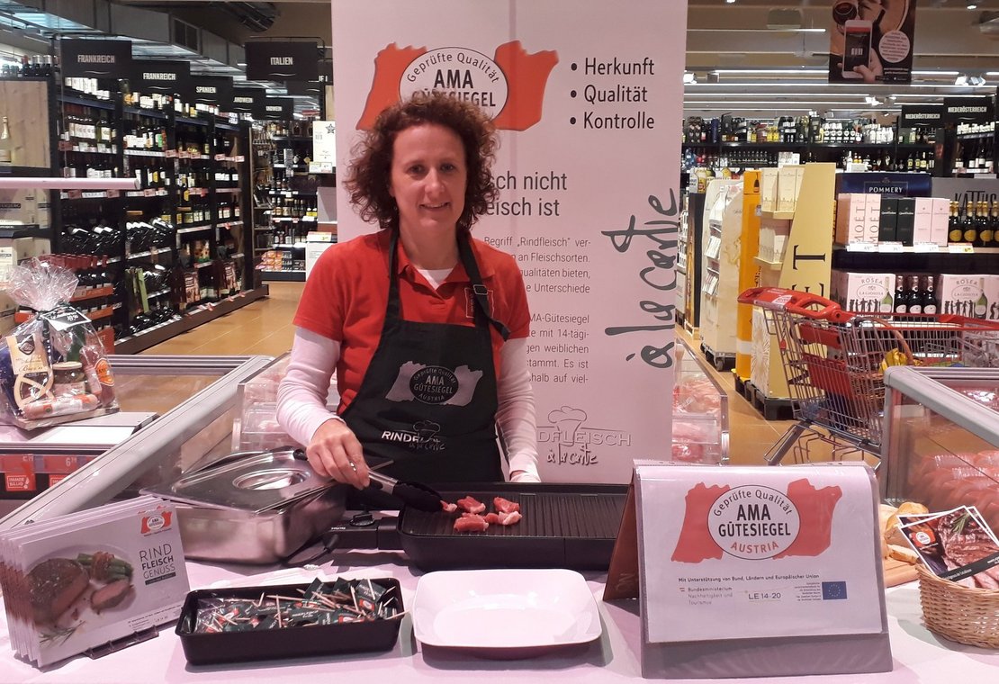 Seminarbäuerin im Lebensmittelmarkt